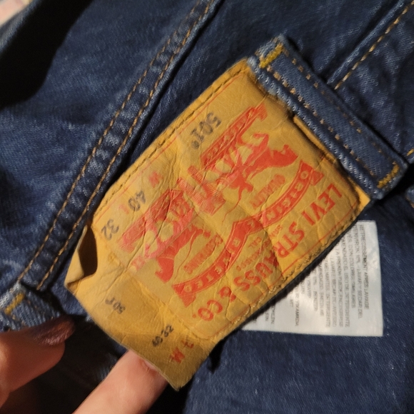 Levis - Picture 2 of 2